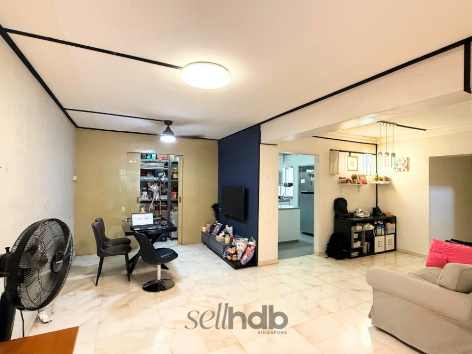 353 Woodlands Ave 1